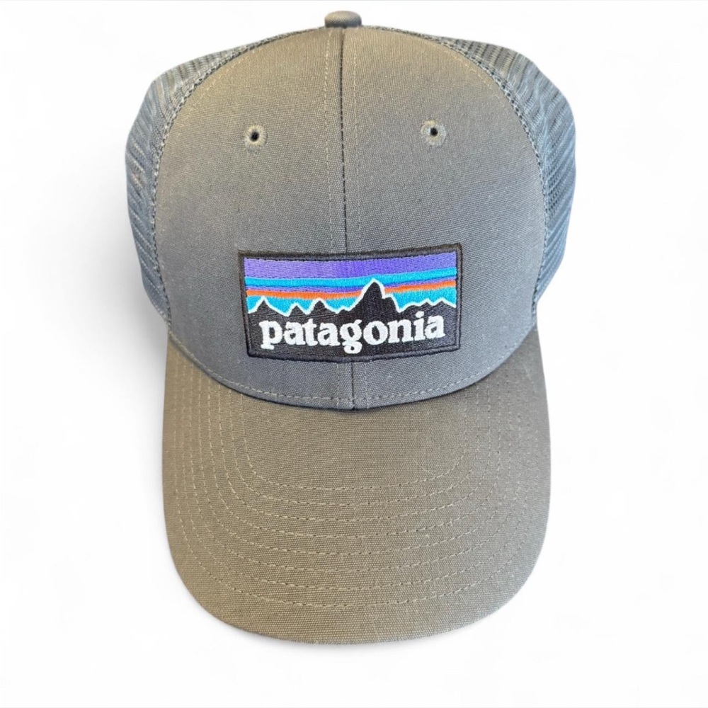 Patagonia Grey P-6 Logo Trucker Hat Brand New
